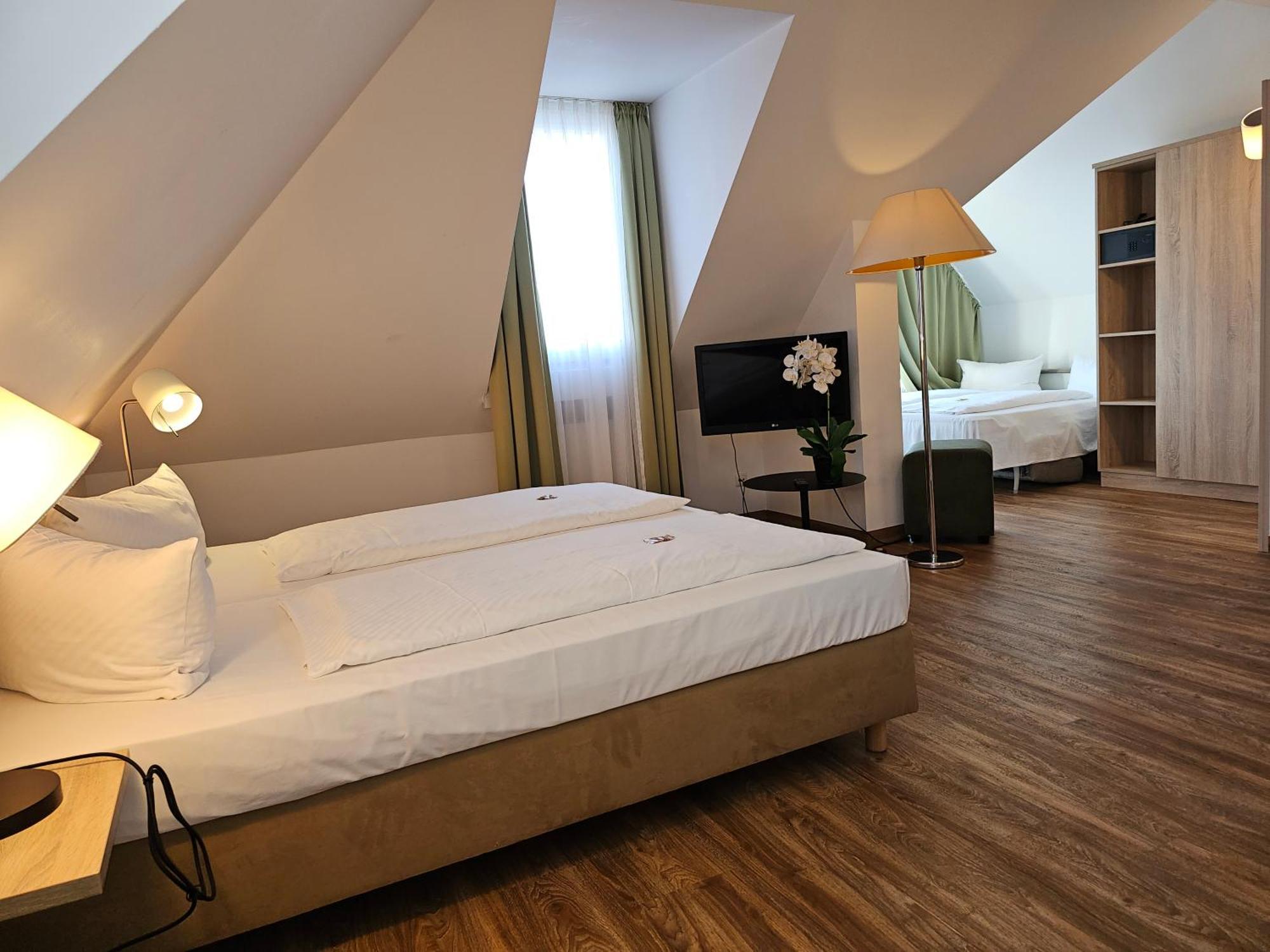 Hotel Alpha Нюрнберг Екстериор снимка